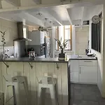 Дом отдыха Havre Urbain Avec Piscine Et Clim *