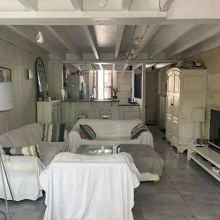 Escapade Urbaine Avec Piscine Et Climatisation Casa de Férias