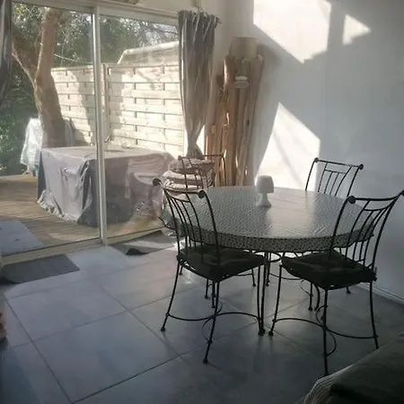 Ferienhaus Maison Entierement Climatisee Avec Terrasse Et Piscine *