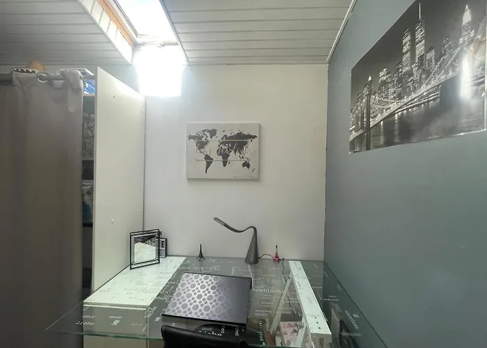 Parenthese Urbaine De Charme Avec Piscine Et Clim بيت للعطل
