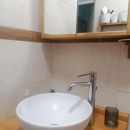 Charmante Echappee Urbaine Avec Piscine Et Climatisation Holiday home
