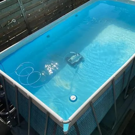 Holiday home Charmante Echappee Urbaine Avec Piscine Et Climatisation