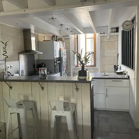 Holiday home Charmante Echappee Urbaine Avec Piscine Et Climatisation *