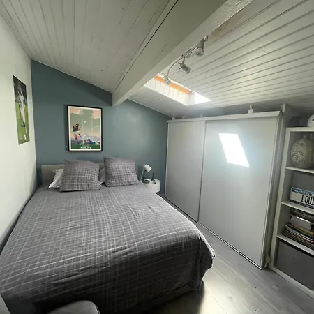 Charmante Echappee Urbaine Avec Piscine Et Climatisation Holiday home *